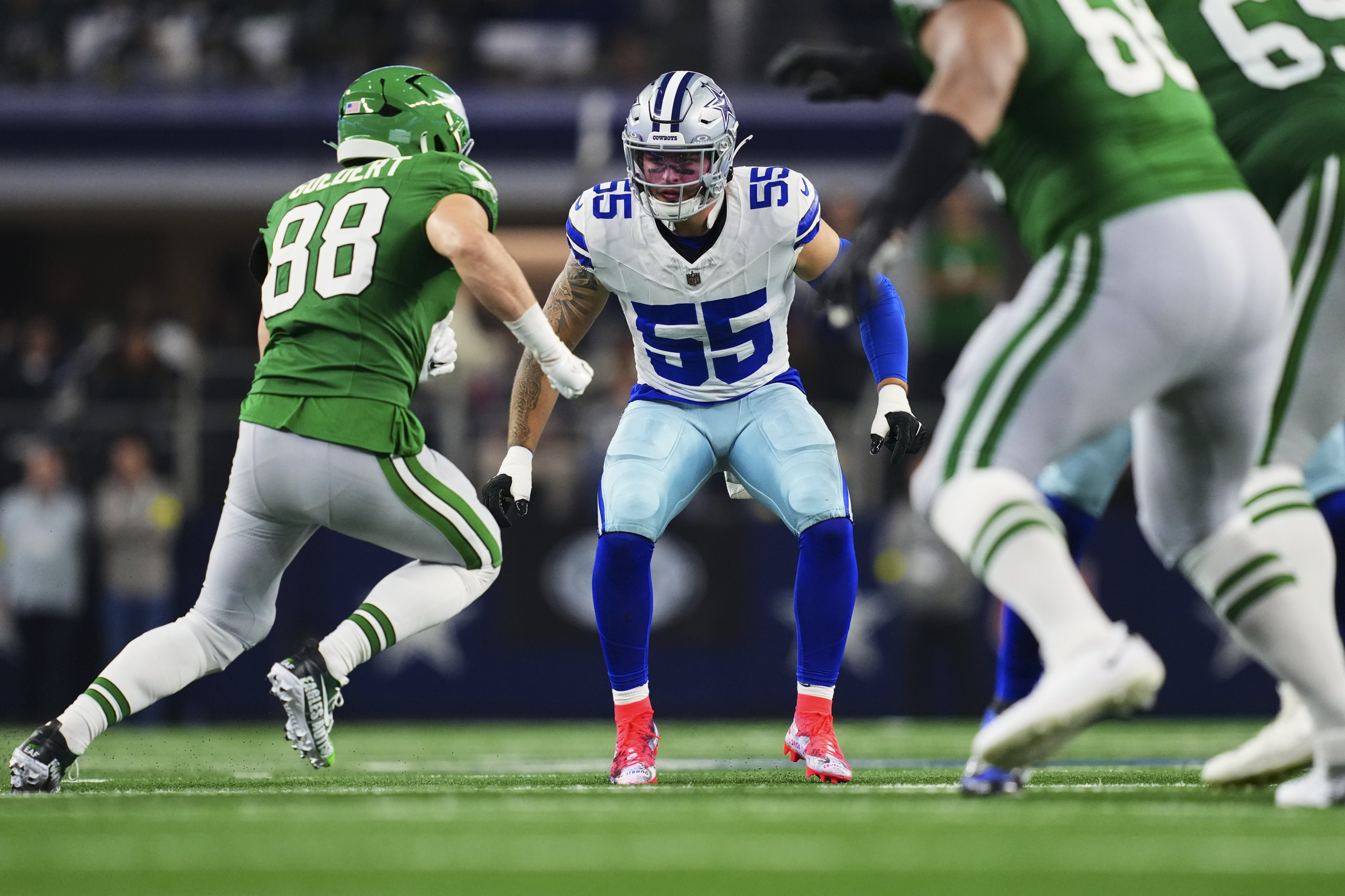 Released by Cowboys, LB Announces Sudden Retirement at Just 29 Years Old