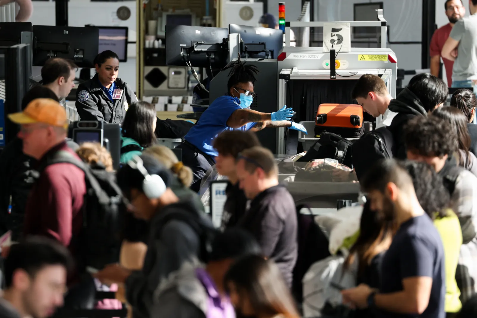 TSA Wait Times: Check Security Lines, TSA PreCheck for Weekend Travel ...