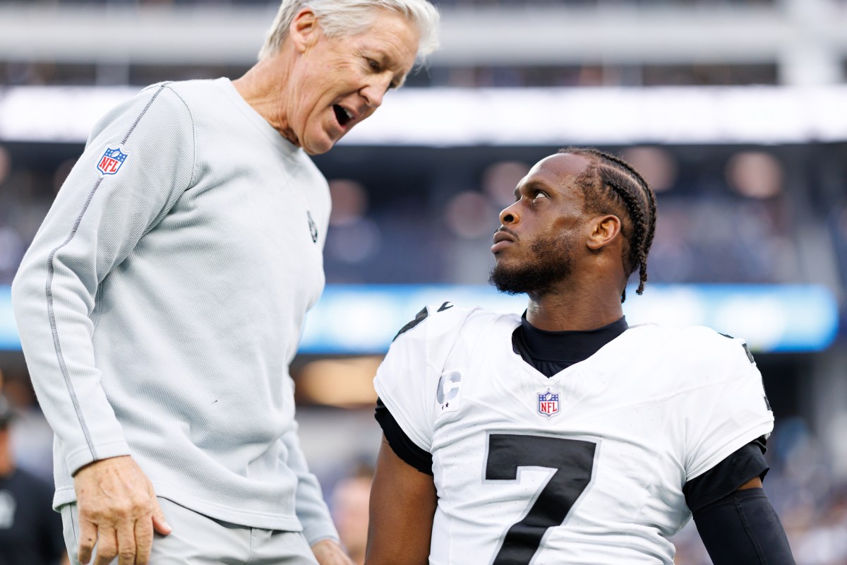 Pete Carroll Assigns Blame for Geno Smith's Struggles With Raiders