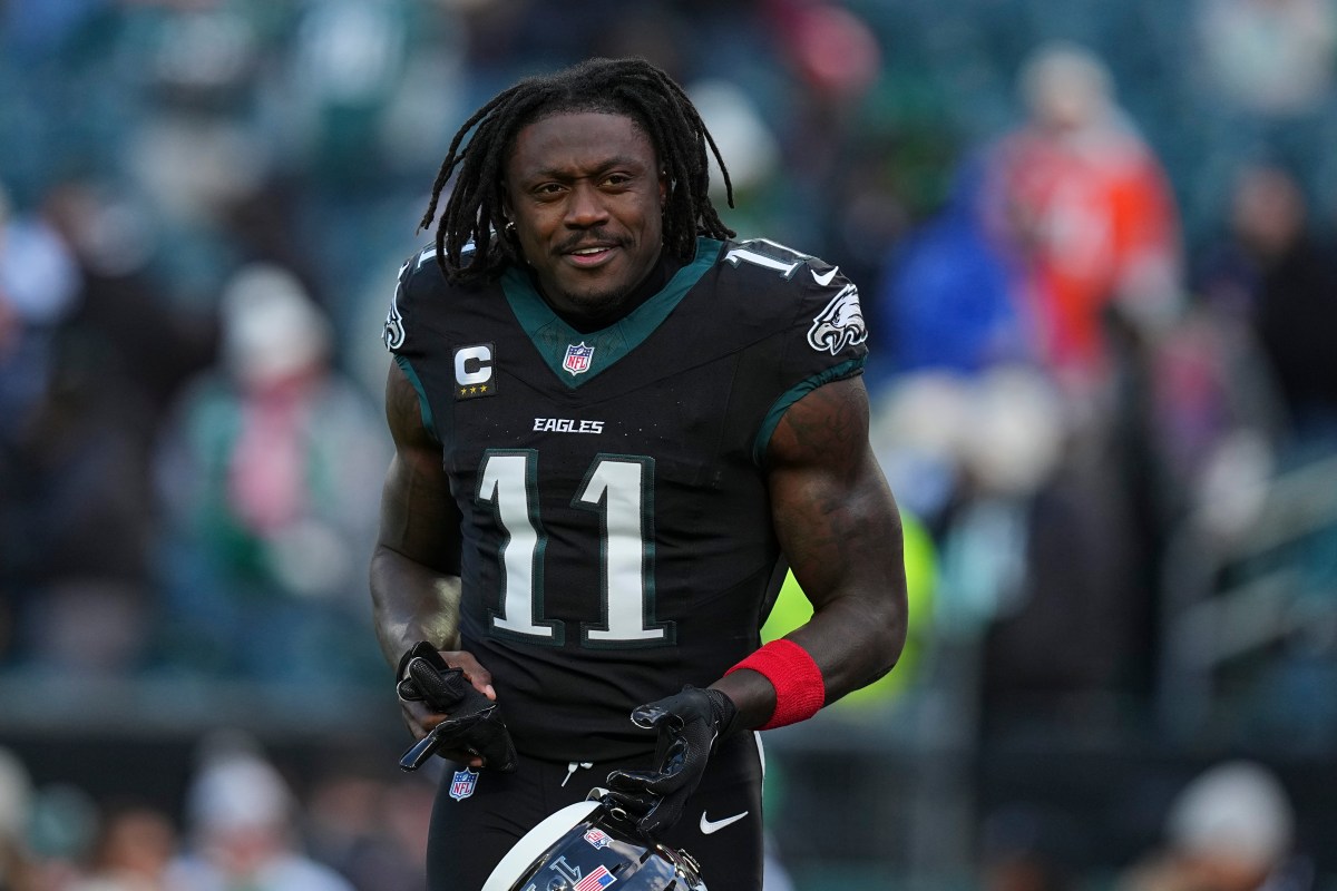 NFL Insider Throws Cold Water on A.J. Brown-Patriots Trade Rumors