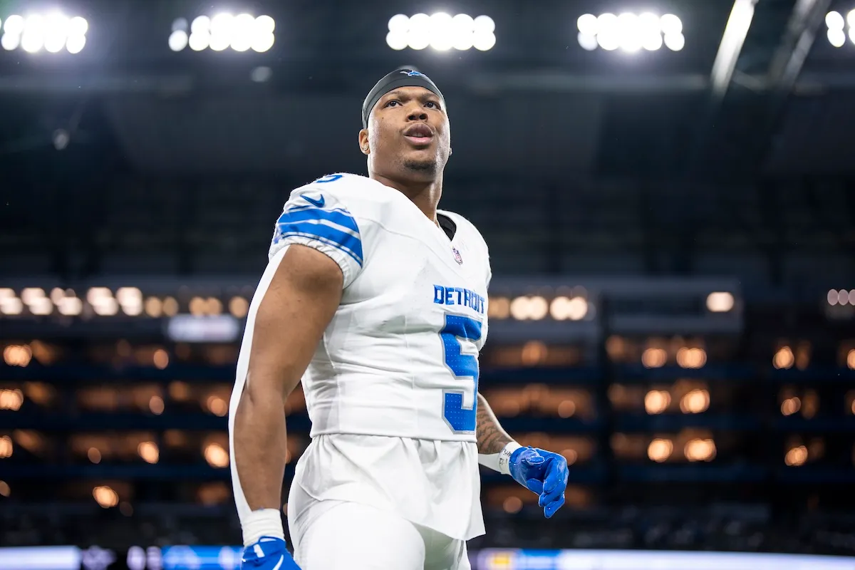 BREAKING NEWS: David Montgomery clears the air on Lions future with five-word reaction to trade rumor. David Montgomery has responded to rumors about his potential departure from the Detroit Lions ahead of the upcoming NFL season.-GUMI