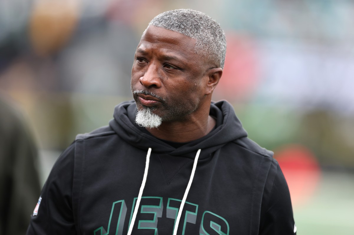 Jets' Aaron Glenn Makes Surprising Geno Smith Announcement Amid Ty Simpson Rumors