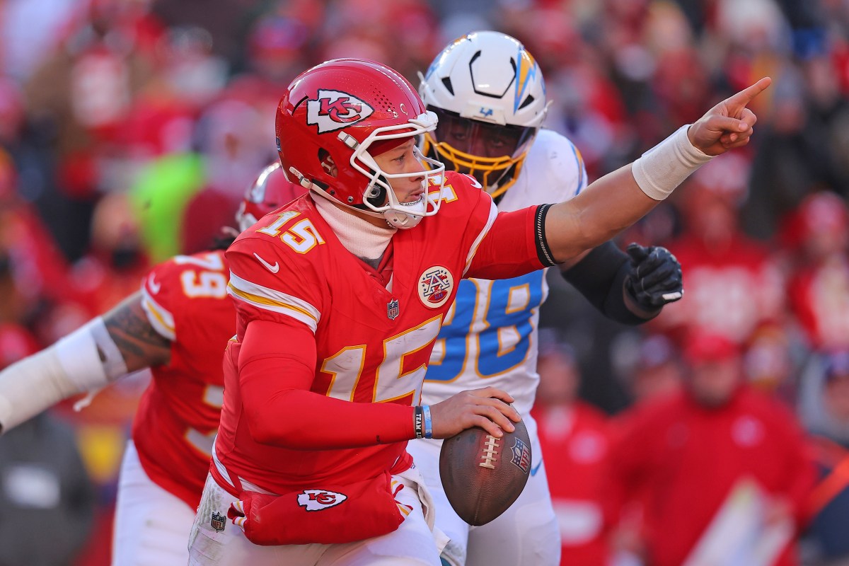 Chiefs add dynamic slot weapon for Patrick Mahomes in ESPN mock draft