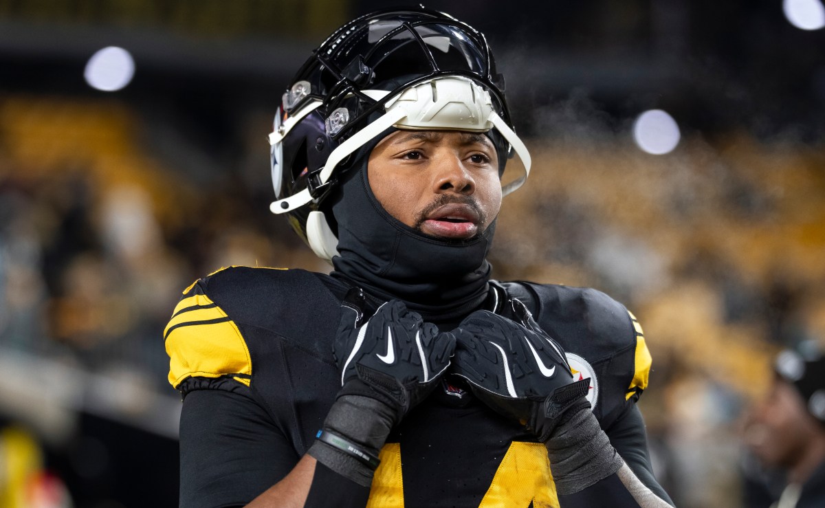 1,700-Yard RB Changes Name After Signing $14 Million Contract