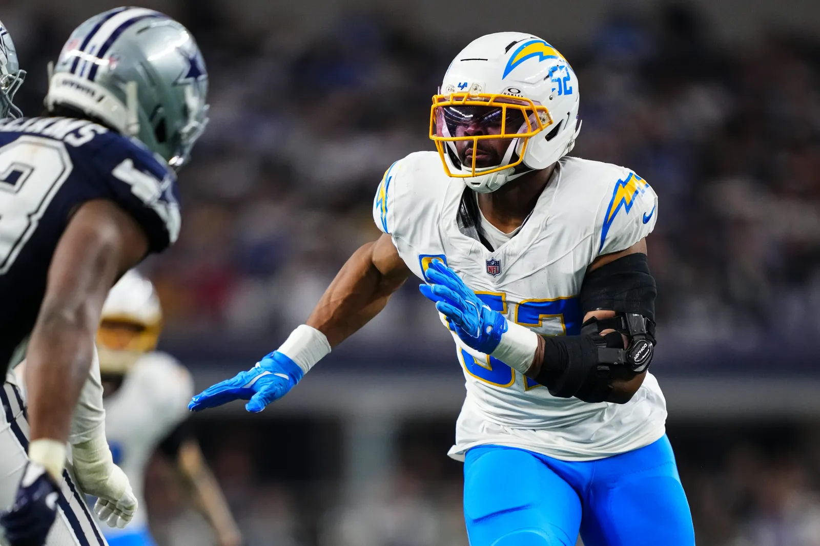 Los Angeles Chargers LB Khalil MAck