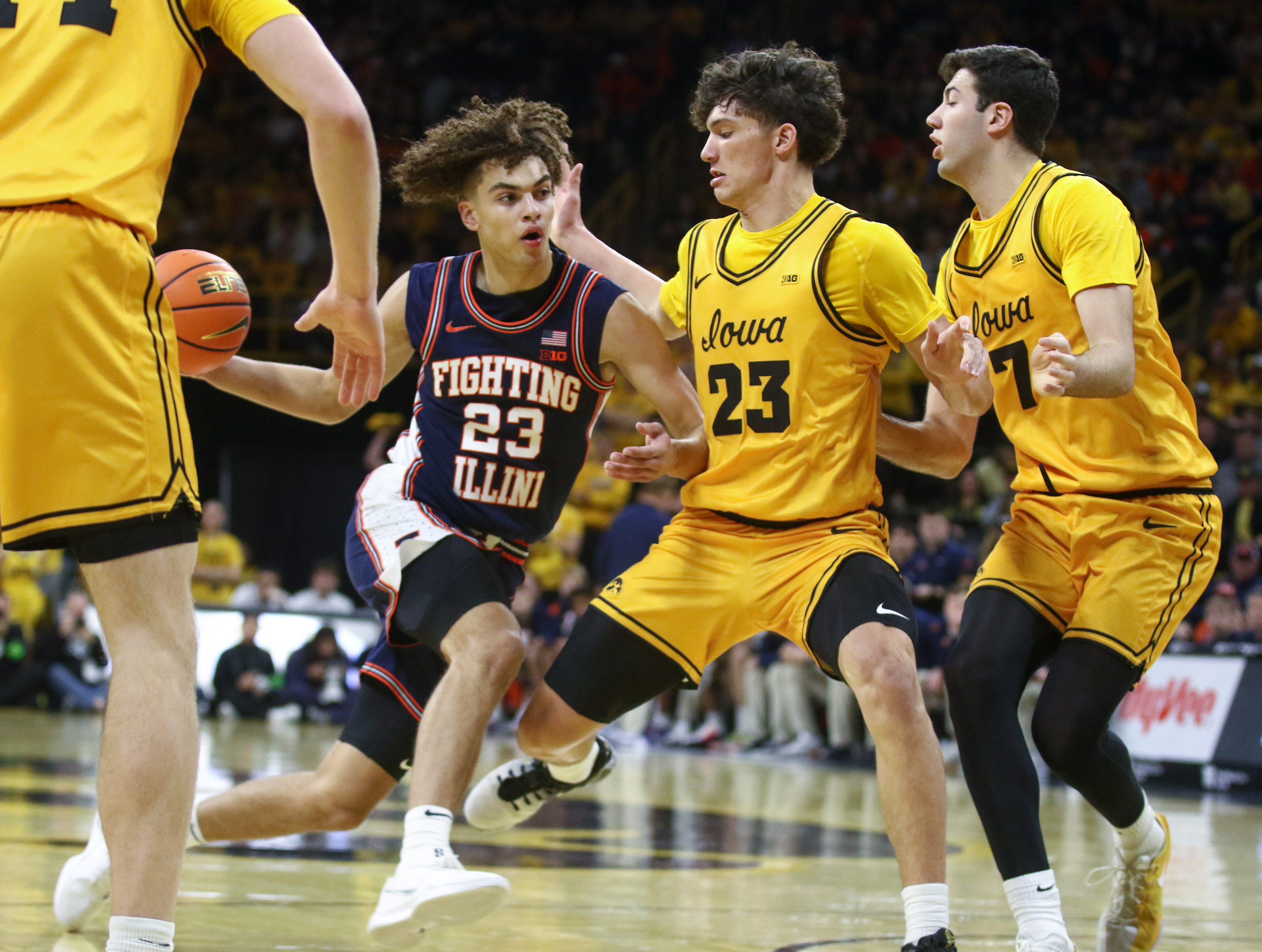 How to Watch Illinois vs Iowa: Live Stream NCAA Tournament, Elite 8, TV Channel