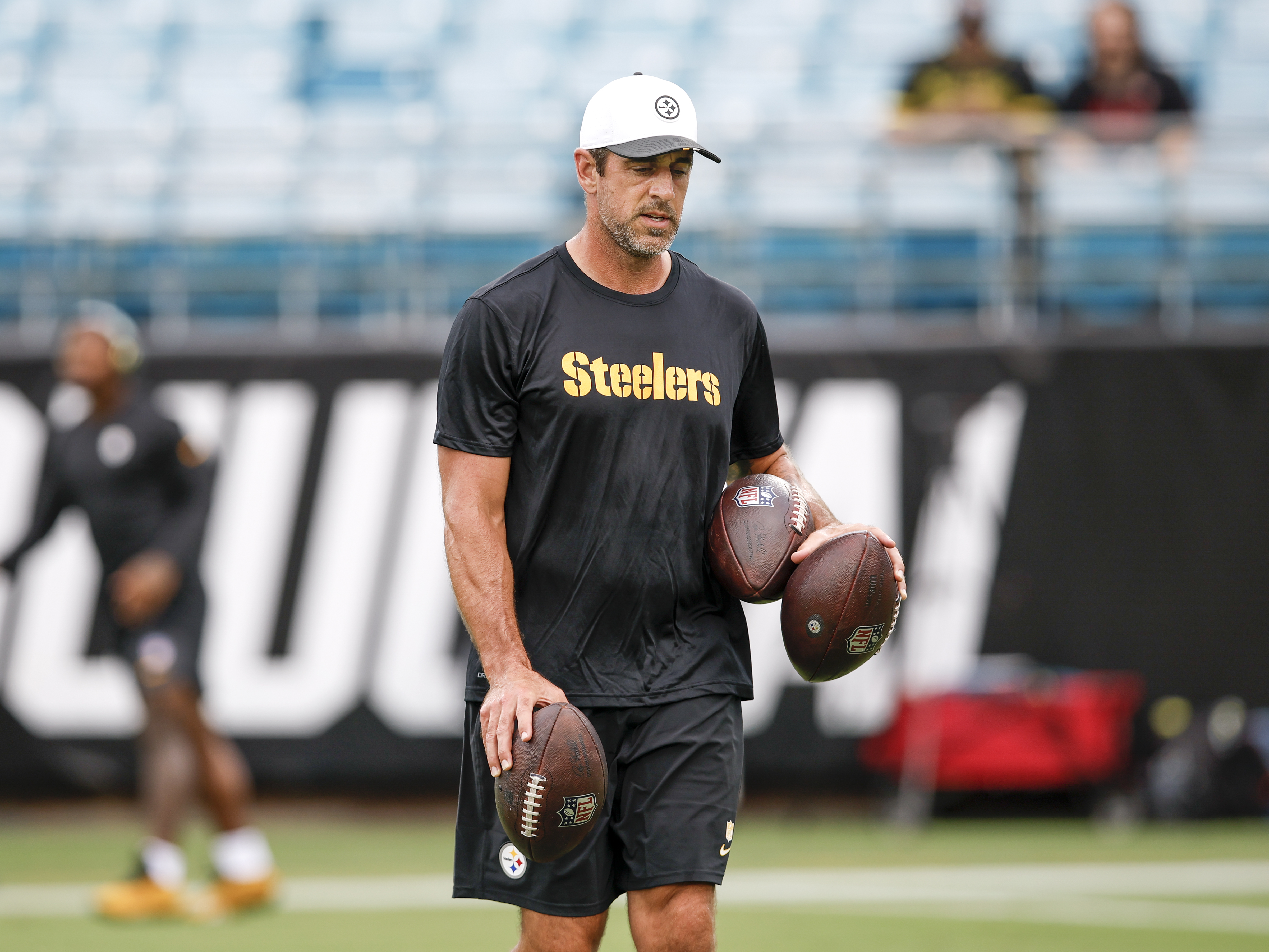 Steelers' True Feelings on Aaron Rodgers Emerge Amid QB Uncertainty