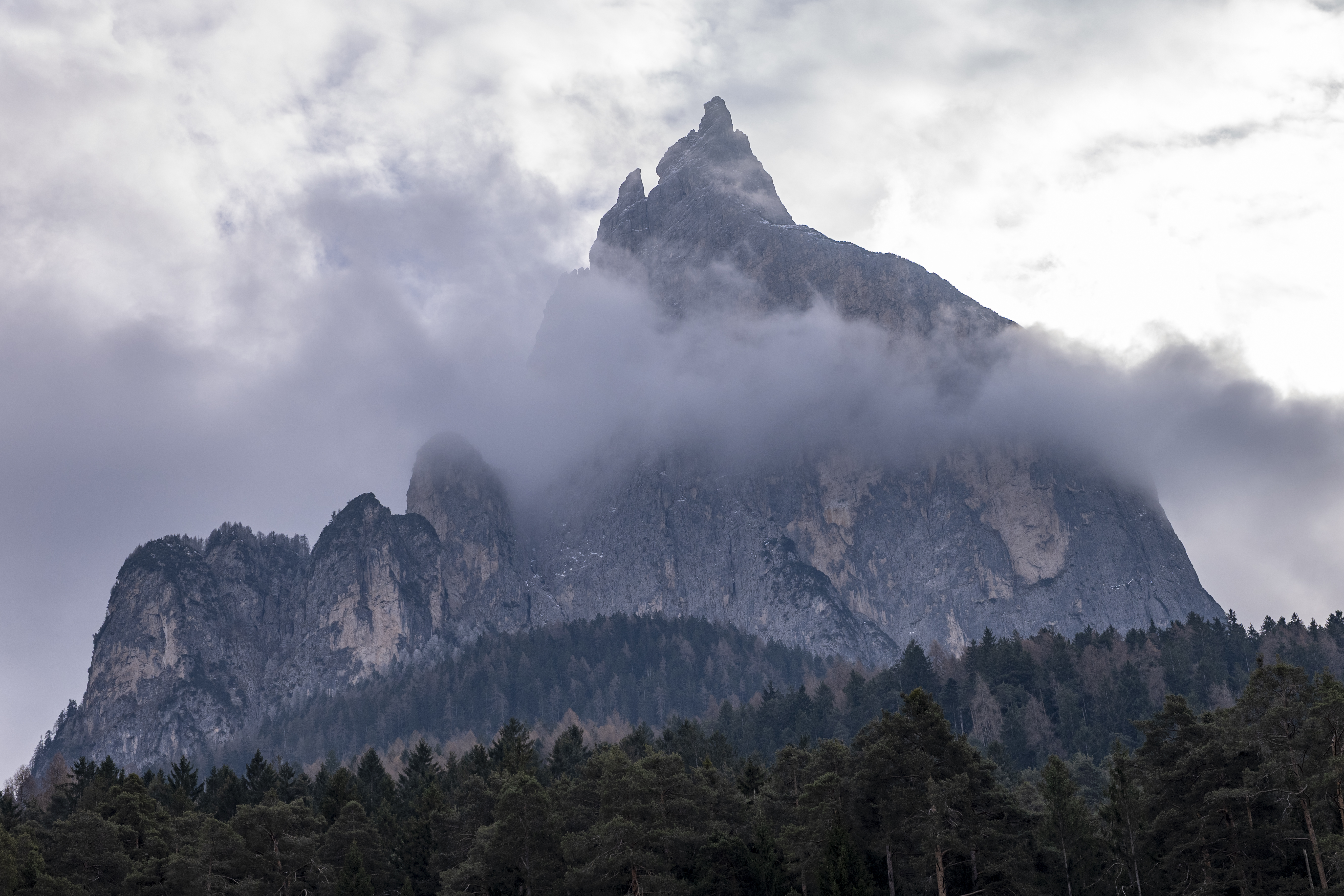 Two Dead, Seven Injured After Avalanche in Northern Italy: What to Know