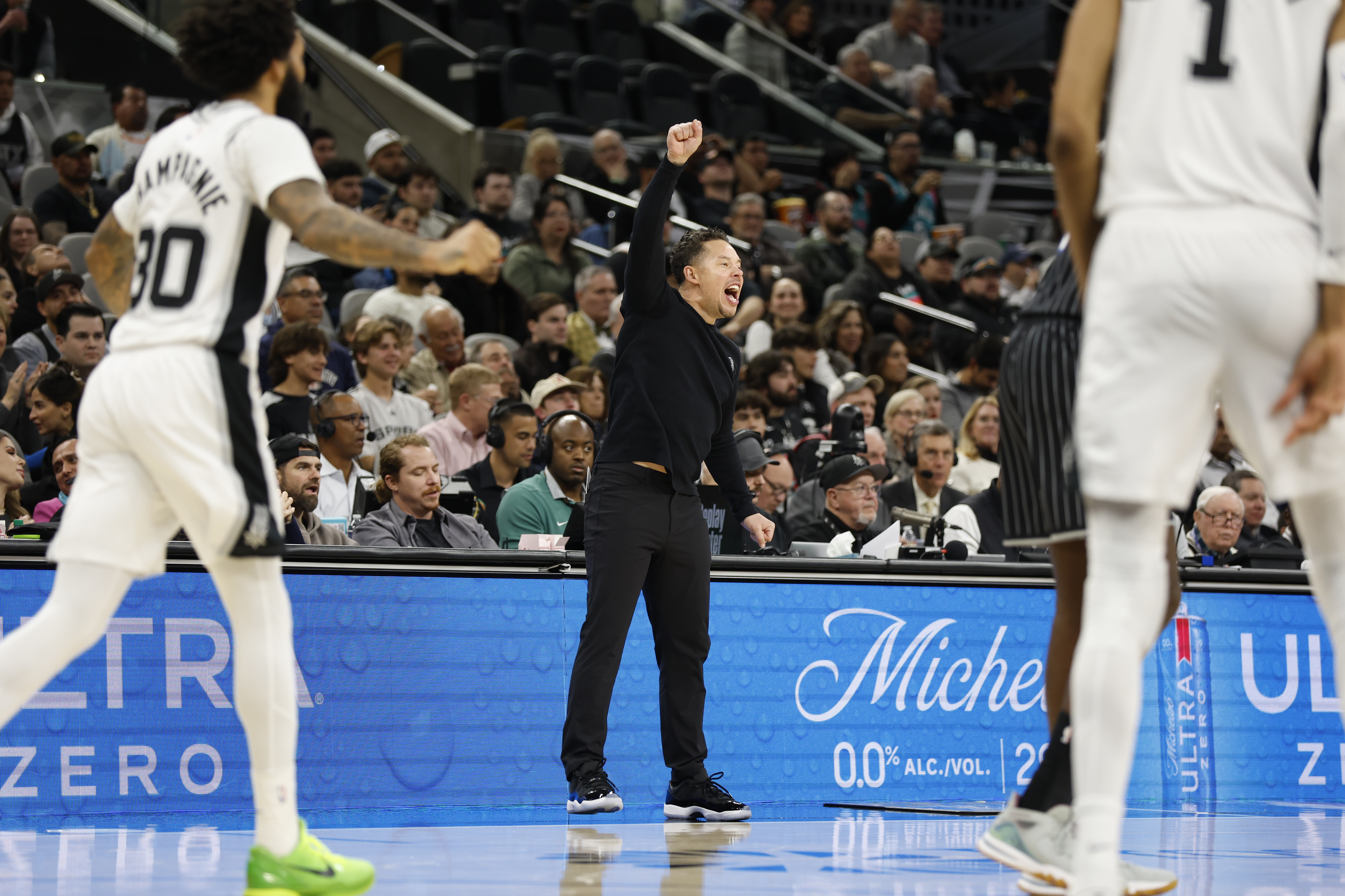 FanDuel Promo Code: Get 10 x $300 Bonus For Celtics-Spurs, NBA Games