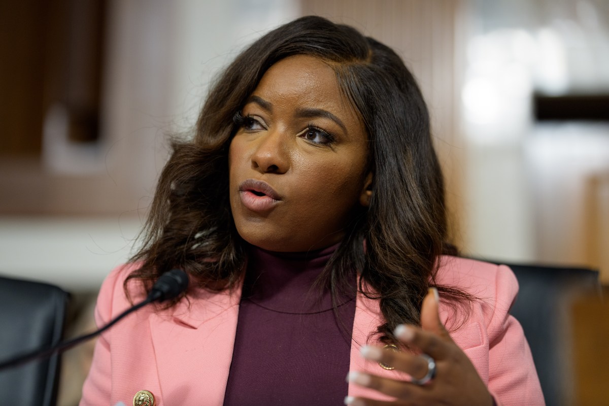 Jasmine Crockett Closes Gap on James Talarico in Texas Primary Race