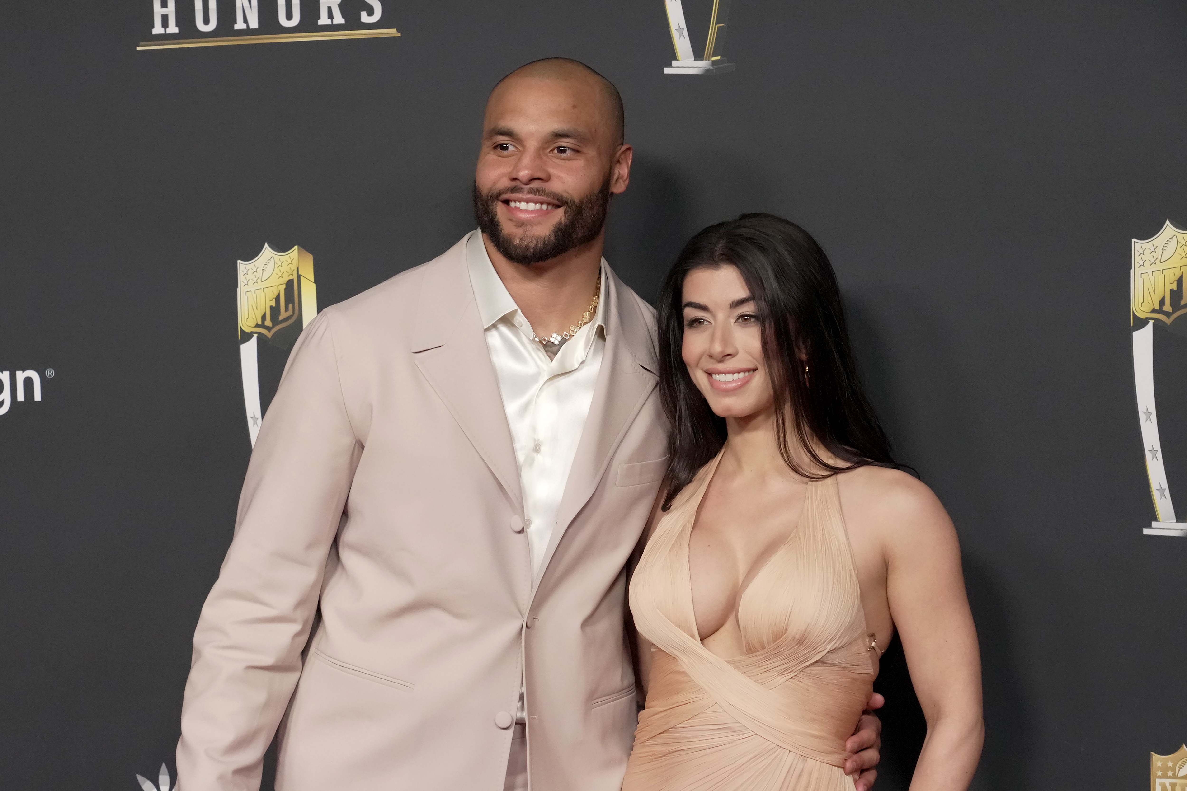 Cowboys QB Dak Prescott and Fiancée Split 1 Month Before Wedding: Report