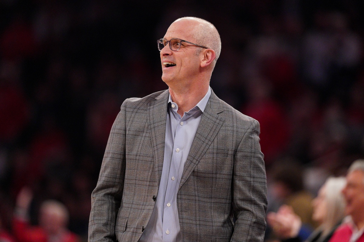 Dan Hurley Reveals UConn Players Offered to Pay His Fine After Ejection