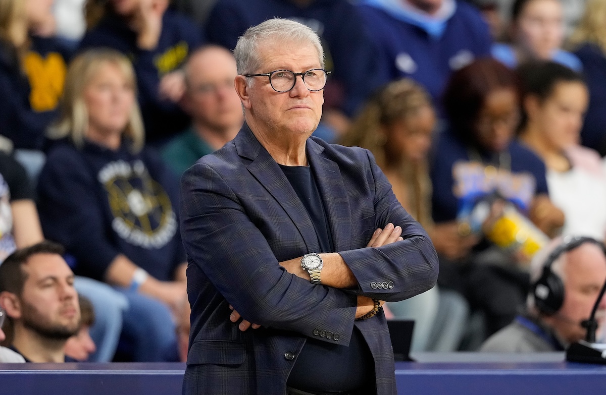 UConn’s Geno Auriemma Compares Hannah Hidalgo to NFL Legend