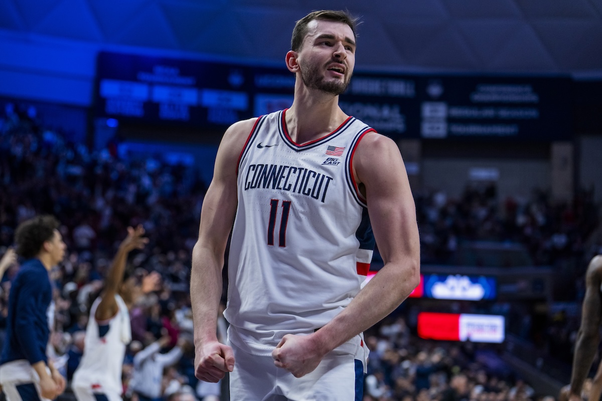 UConn anunciou novidades para Alex Karaban e companheiros de equipe antes do torneio da NCAA.