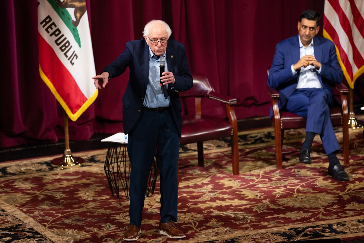 Plan for $3,000 direct payments to Americans gets boost: List of sponsors