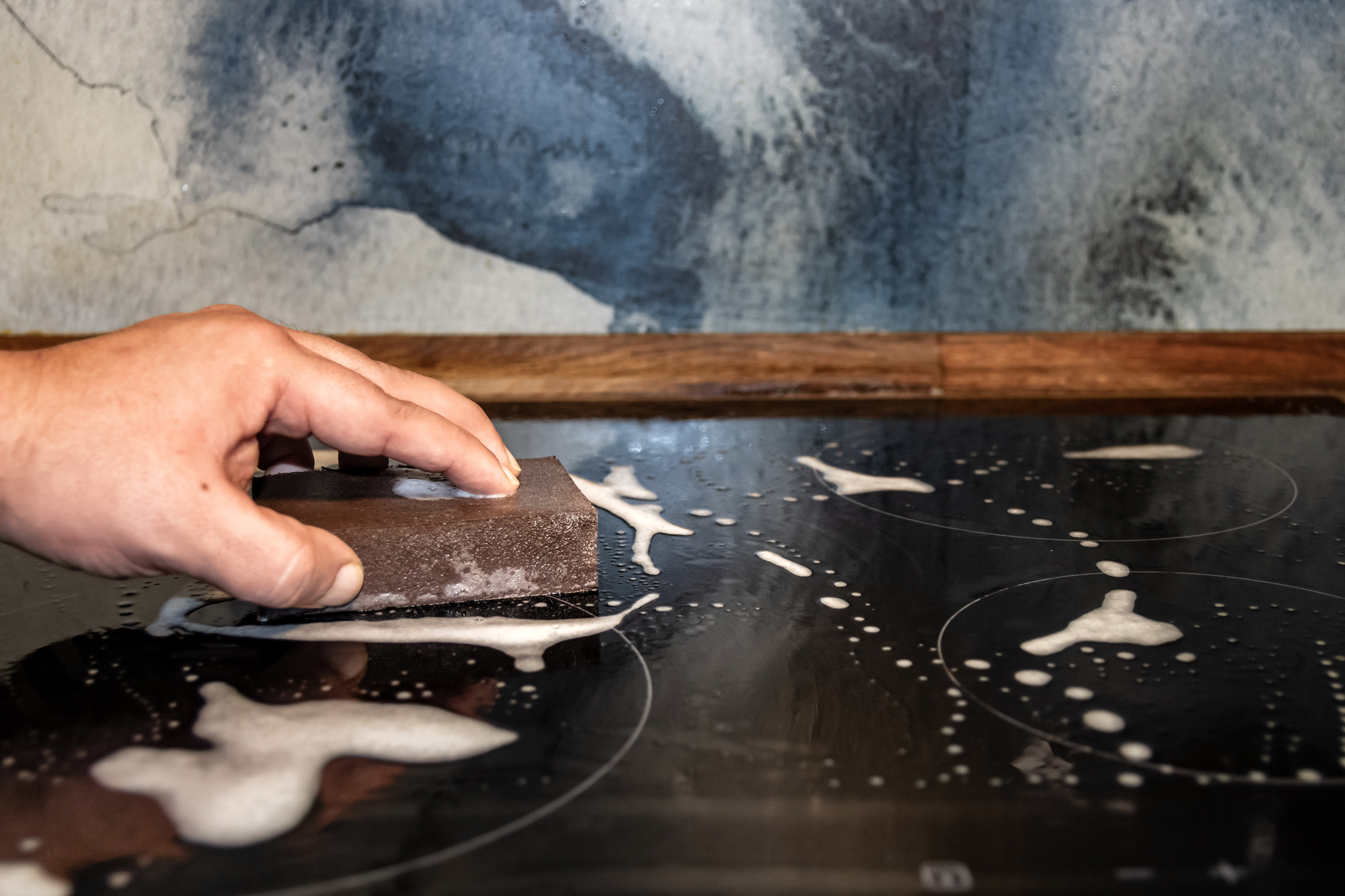 Couple Moves Out of Apartment—Landlord's 'Ridiculous' Request Shocks