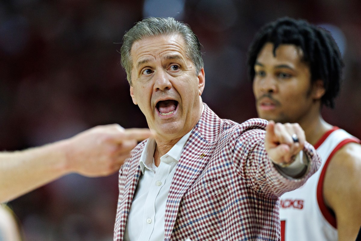 John Calipari pede remarcação um dia antes do torneio da NCAA.