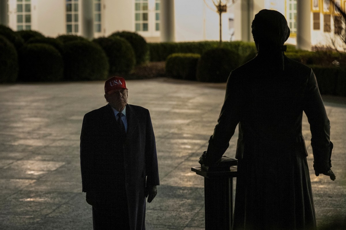 Trump Unveils & 039;Unbelievable Statues& 039; in White House Rose Garden Trump Unveils & 039;Unbelievable Statues& 039; in White House Rose Garden