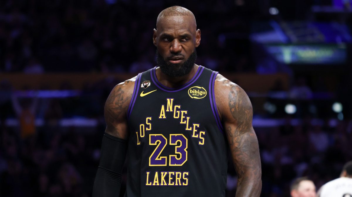 LeBron James goes off on refs after Jokic no-call in Lakers, Nuggets game