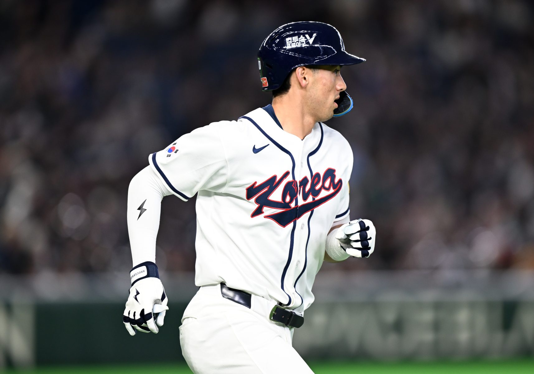 Astros Infielder Hits 2 Home Runs in World Baseball Classic Debut