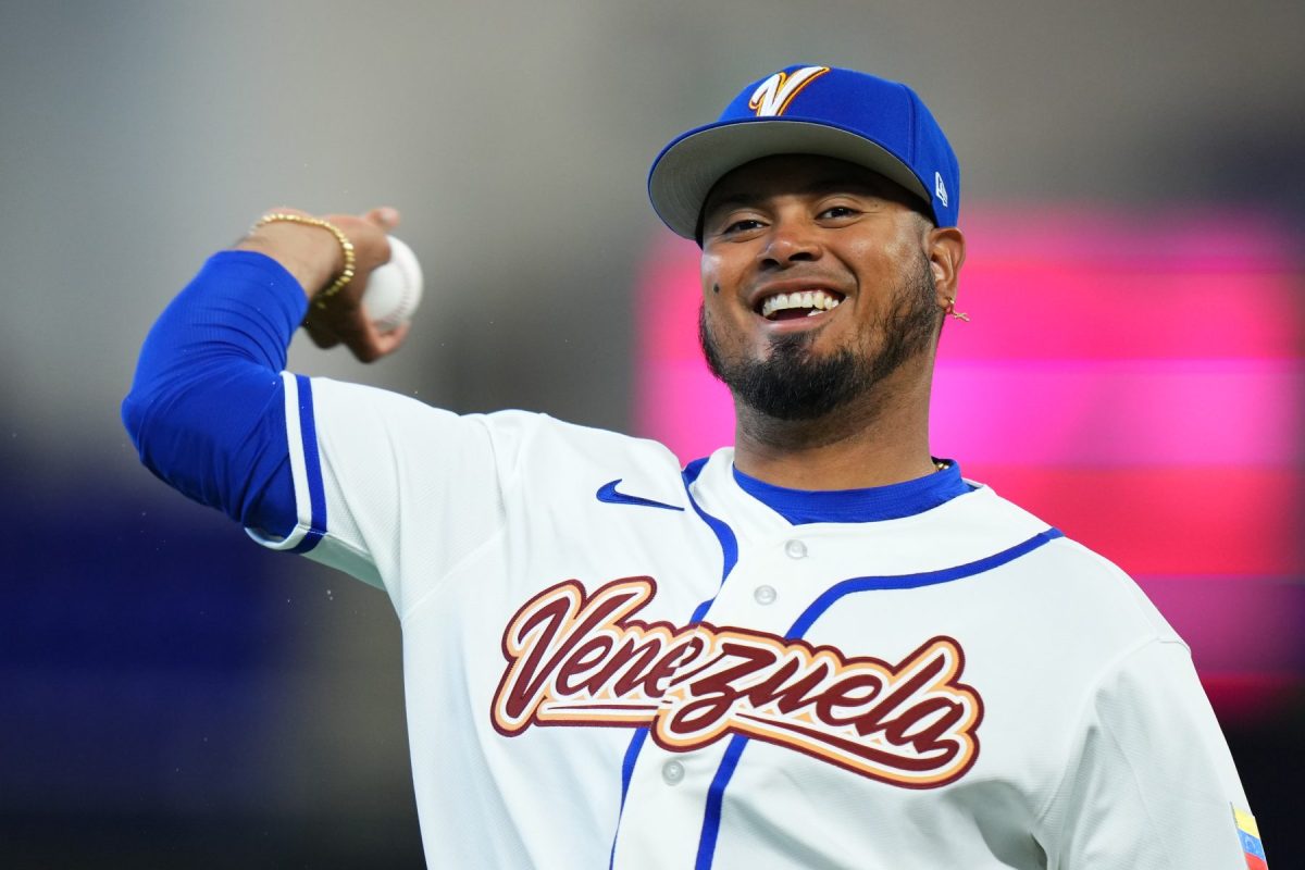 Giants Luis Arraez's wild act after groundout in World Baseball Classic goes viral