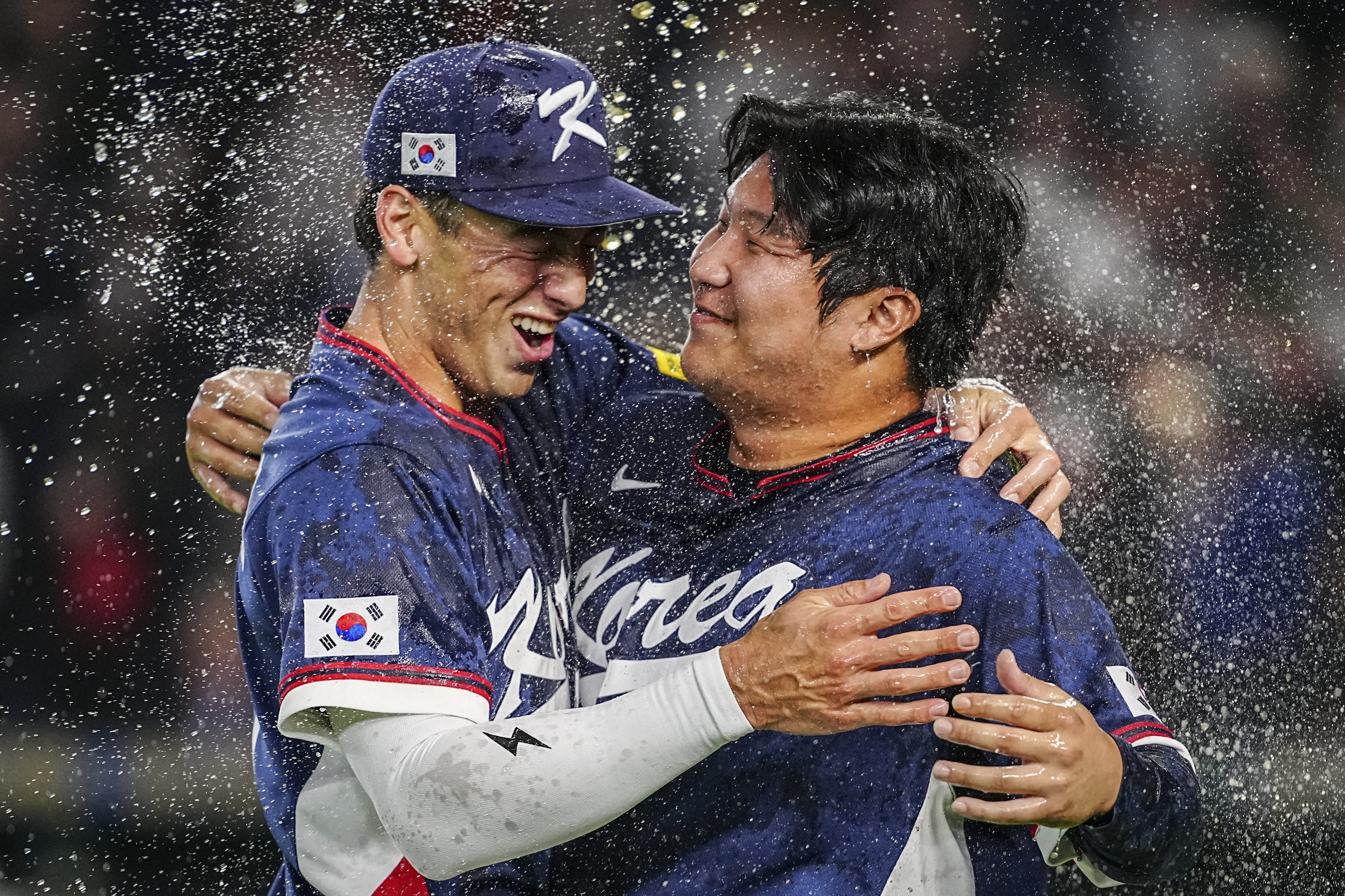 Korean Commentators Break Down in Tears After Emotional WBC Victory