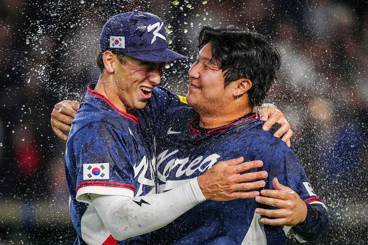 Korean commentators break down in tears after emotional WBC victory