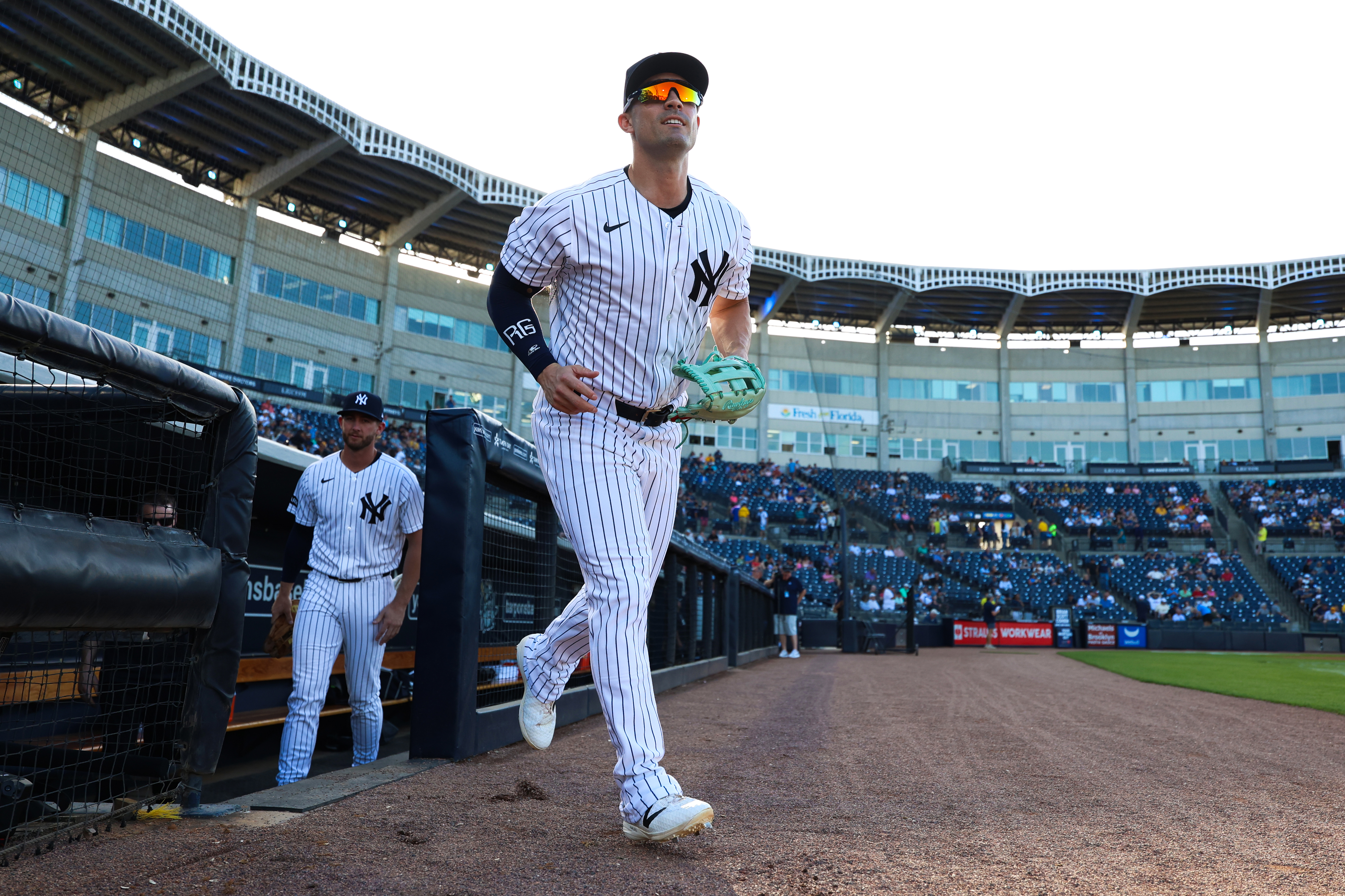 Yankees Tab 12-Year Veteran for Roster Spot Over Oswaldo Cabrera: Report