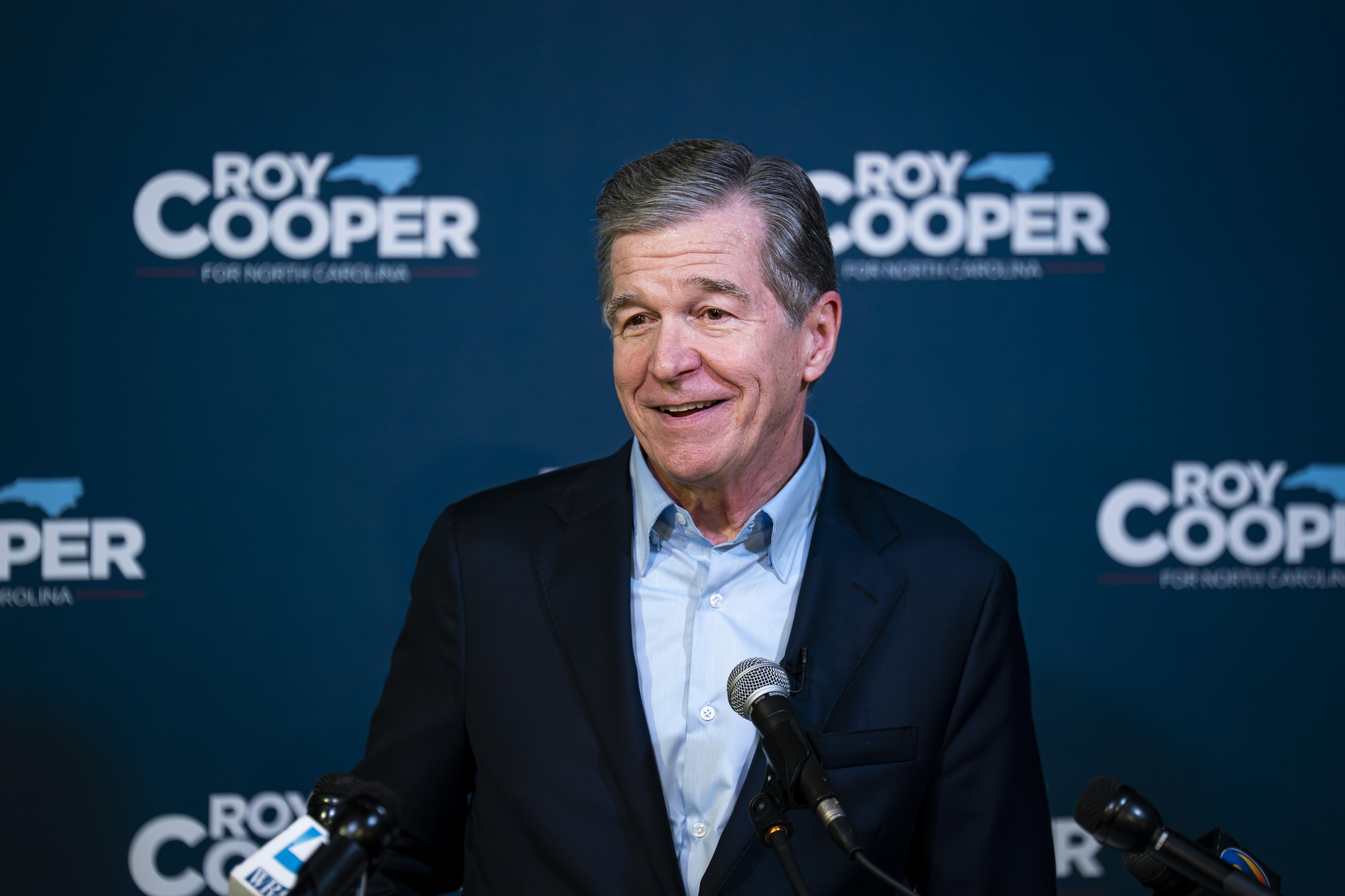 Roy Cooper Holds Wide Early Lead Over Whatley in NC Senate Race