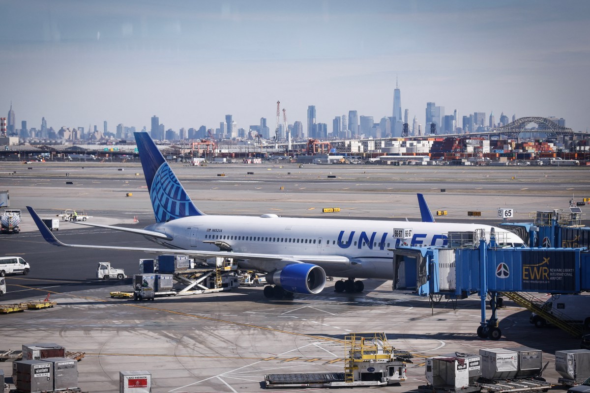United Airlines planning to cut flights amid soaring oil prices