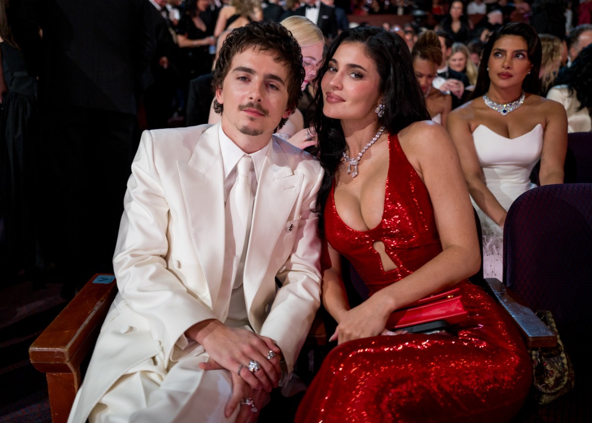 Award Voter Claims Kylie Jenner May Have Cost Timothée Chalamet An Oscar
