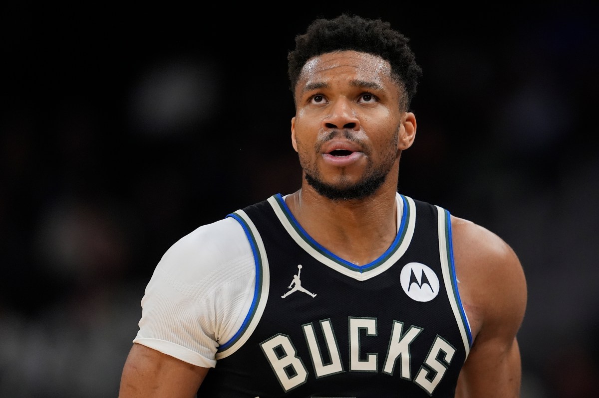 'Mystery Team' Involved in Giannis Antetokounmpo Sweepstakes: Report