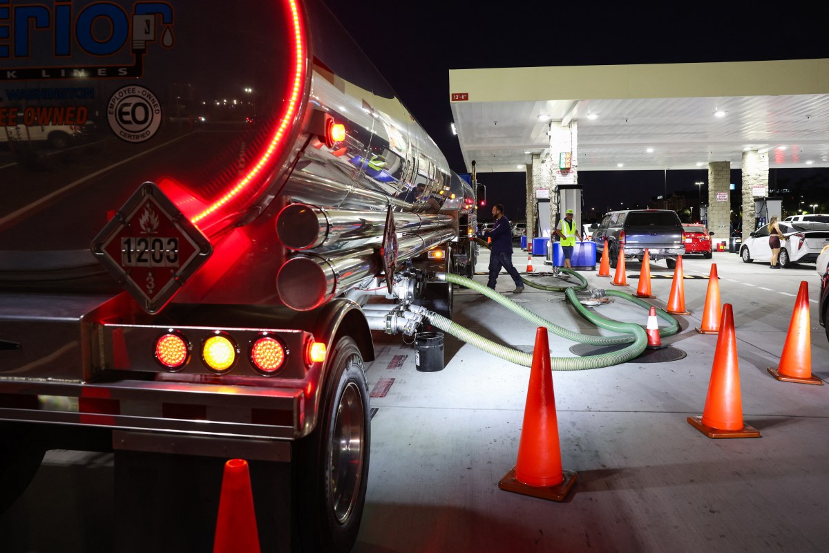 US gas prices rapidly approaching $4 average