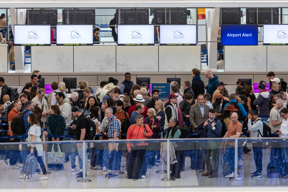 Four-hour TSA lines cripple airport despite ICE presence