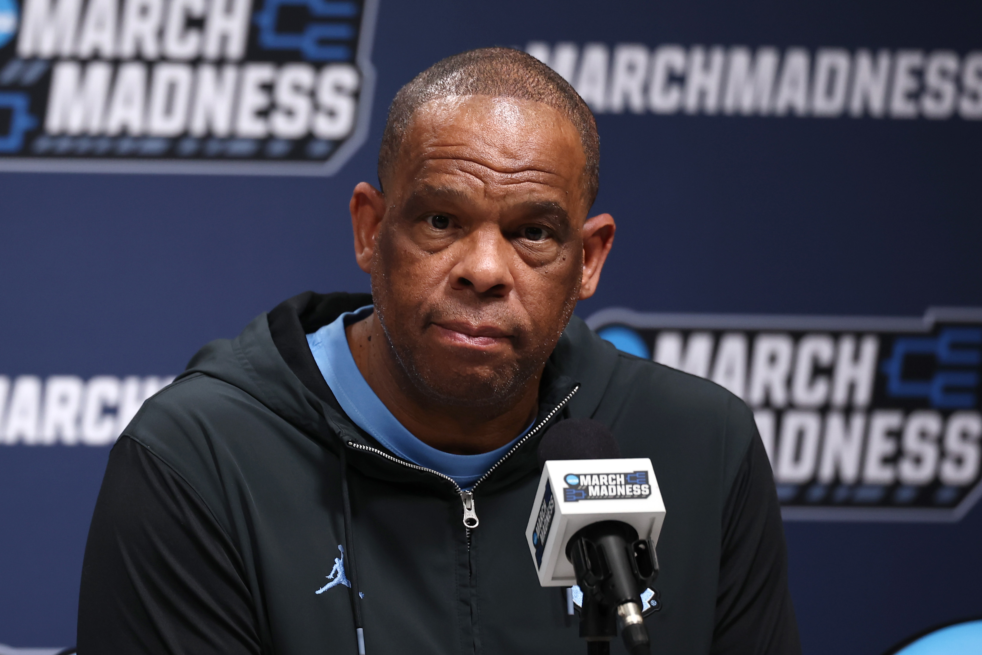 Hubert Davis Draws Heavy Criticism for Postgame Remarks After UNC’s Loss to VCU