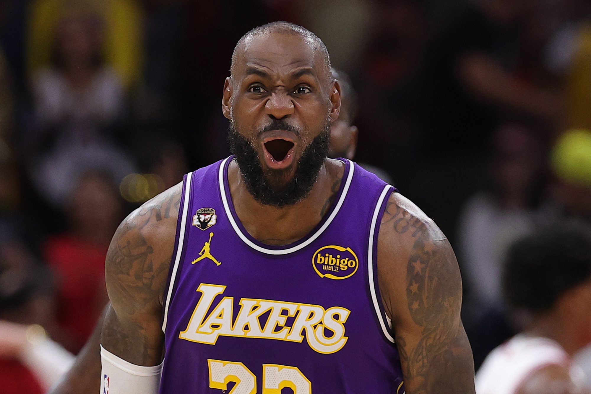 Lakers' LeBron James Starts Record 1,612th NBA Game With Monster Dunk