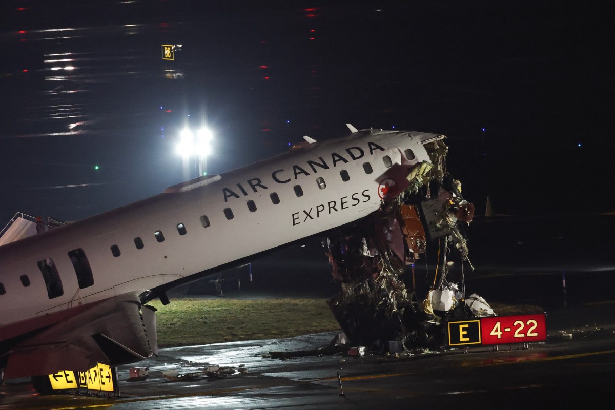 Air Canada Express 'Deeply Saddened' by LaGuardia Deaths