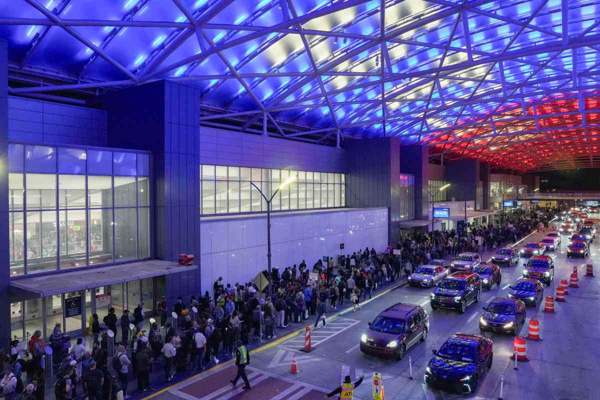 TSA wait times: Republican leader wants to cave to Democrats—report