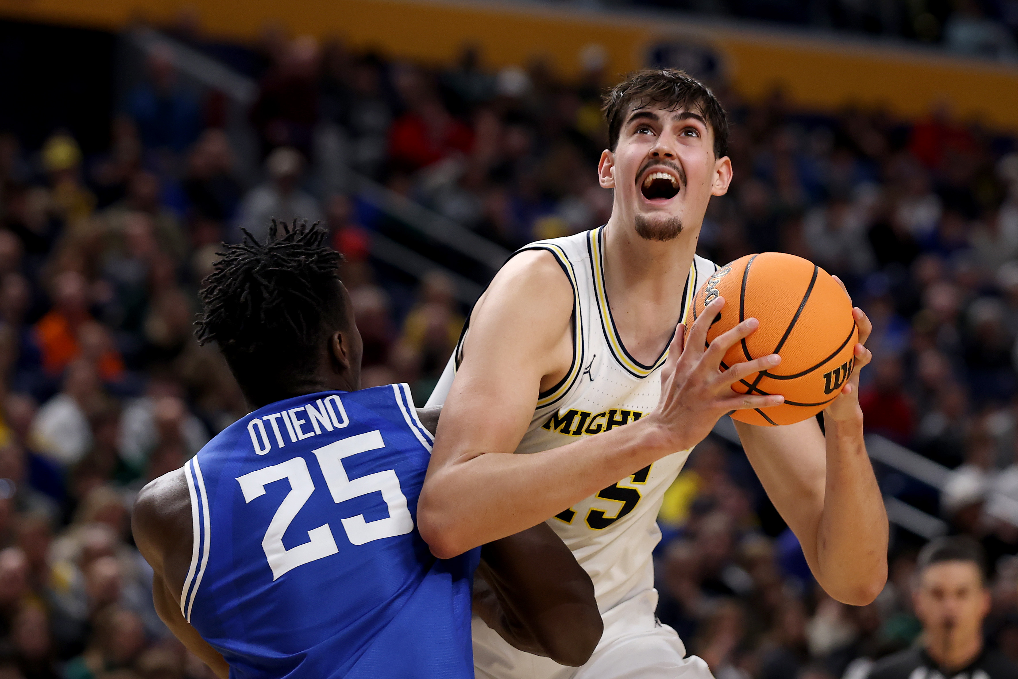 Aday Mara Goes Viral for Head-Turning Play in Saint Louis vs. Michigan Game