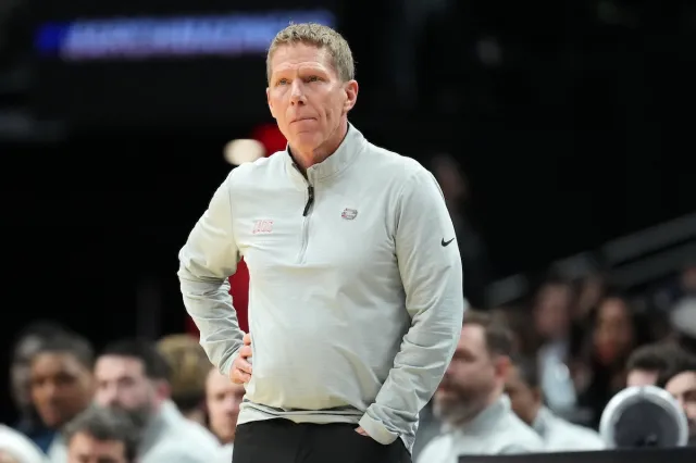 Gonzaga coach Mark Few against Texas in NCAA Tournament