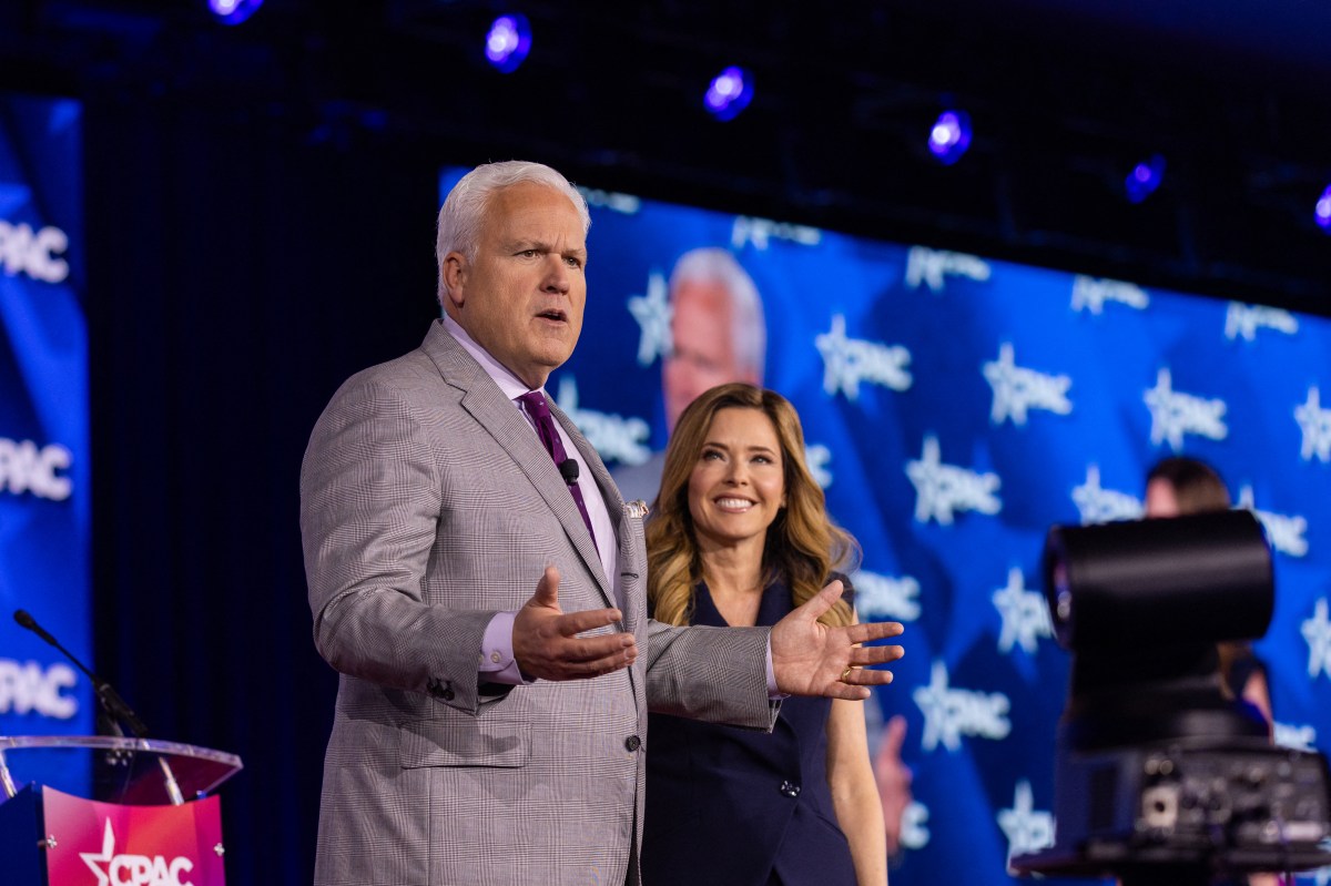 CPAC crowd cheers for impeachment hearings: "wrong answer"