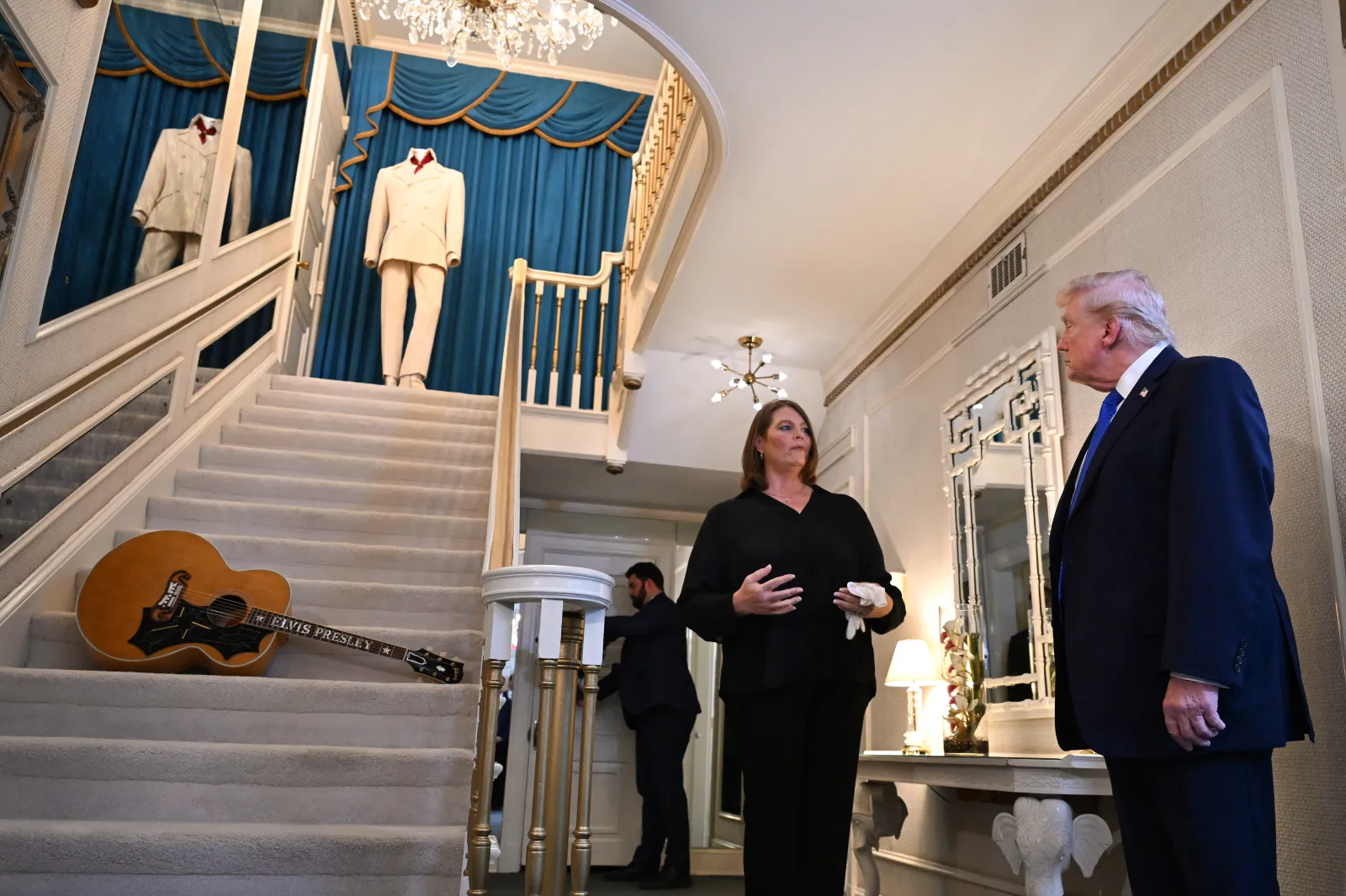 Trump’s Question About Fighting Elvis at Graceland Sparks Jokes Online