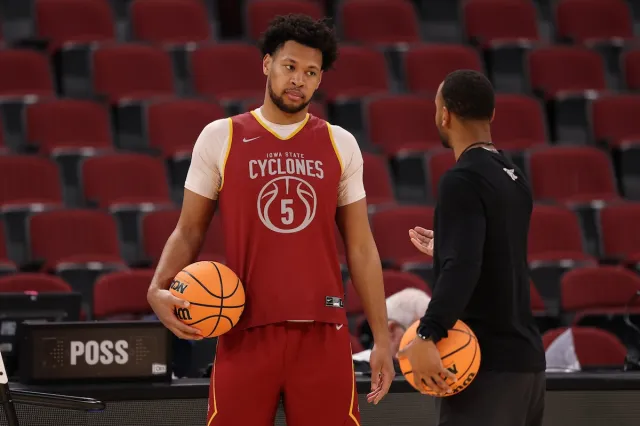 Iowa State Cyclones star Joshua Jefferson at NCAA Tournament game
