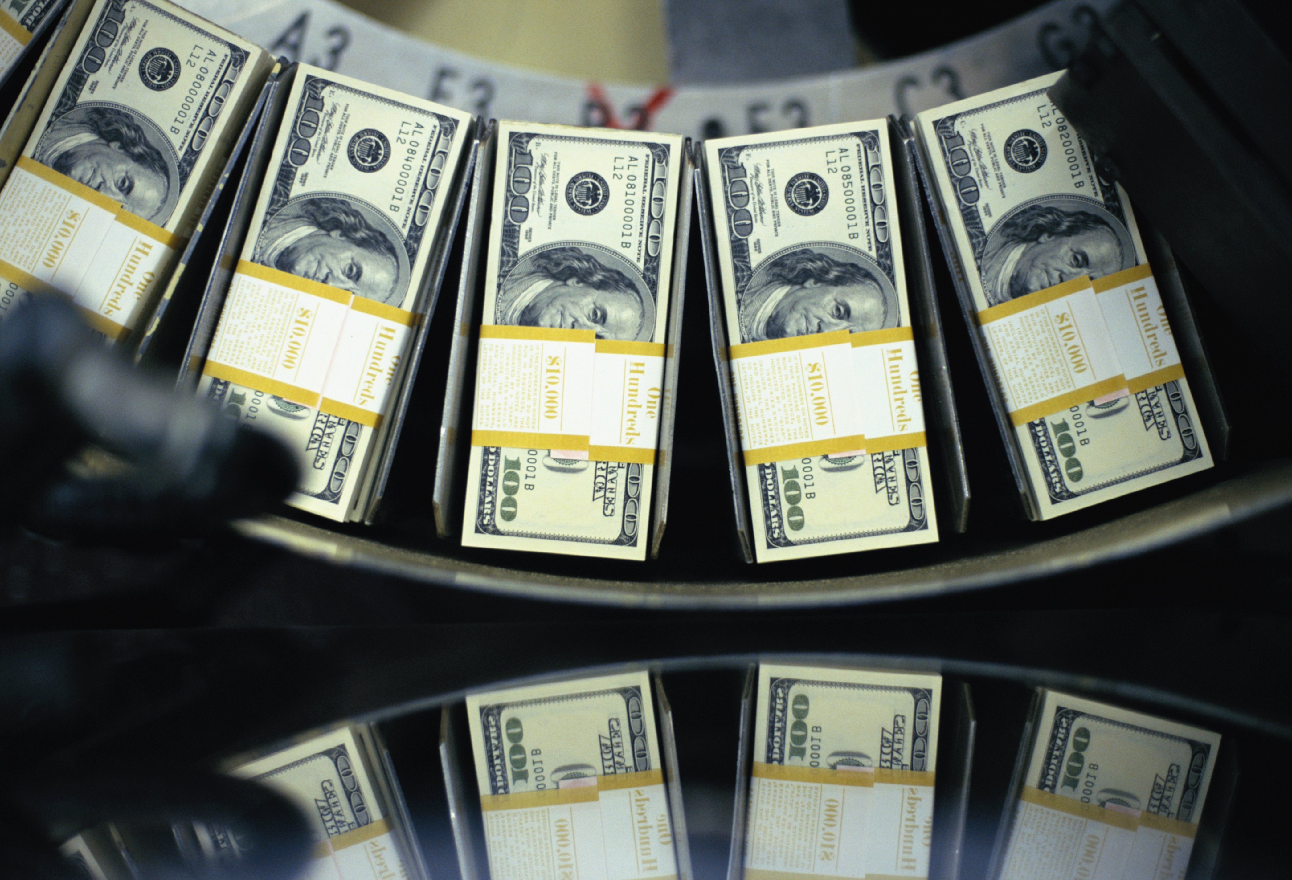 Proposal to Send Americans $3,000 Payments Gets a Boost