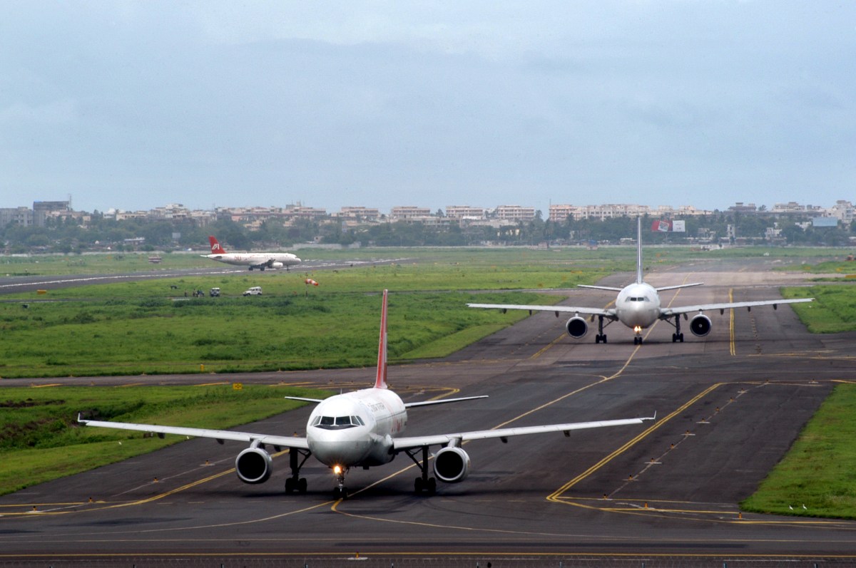 Florida Man Smashes Through Airport Gate, Tries to Board Running Plane