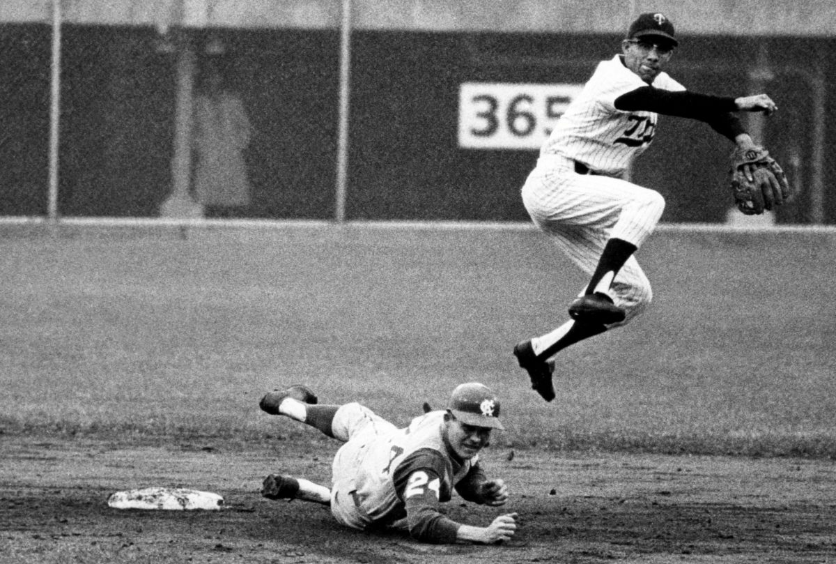 Former Mets outfielder Larry Stahl died; the 10-year veteran spoiled a perfect game