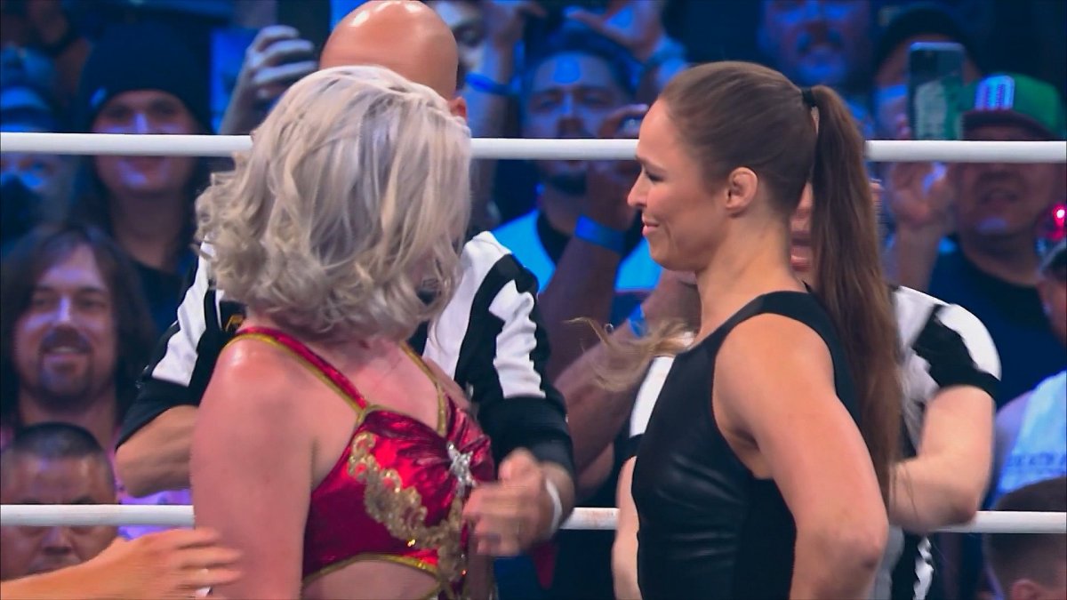 Ronda Rousey faz uma estreia chocante na AEW no Revolution