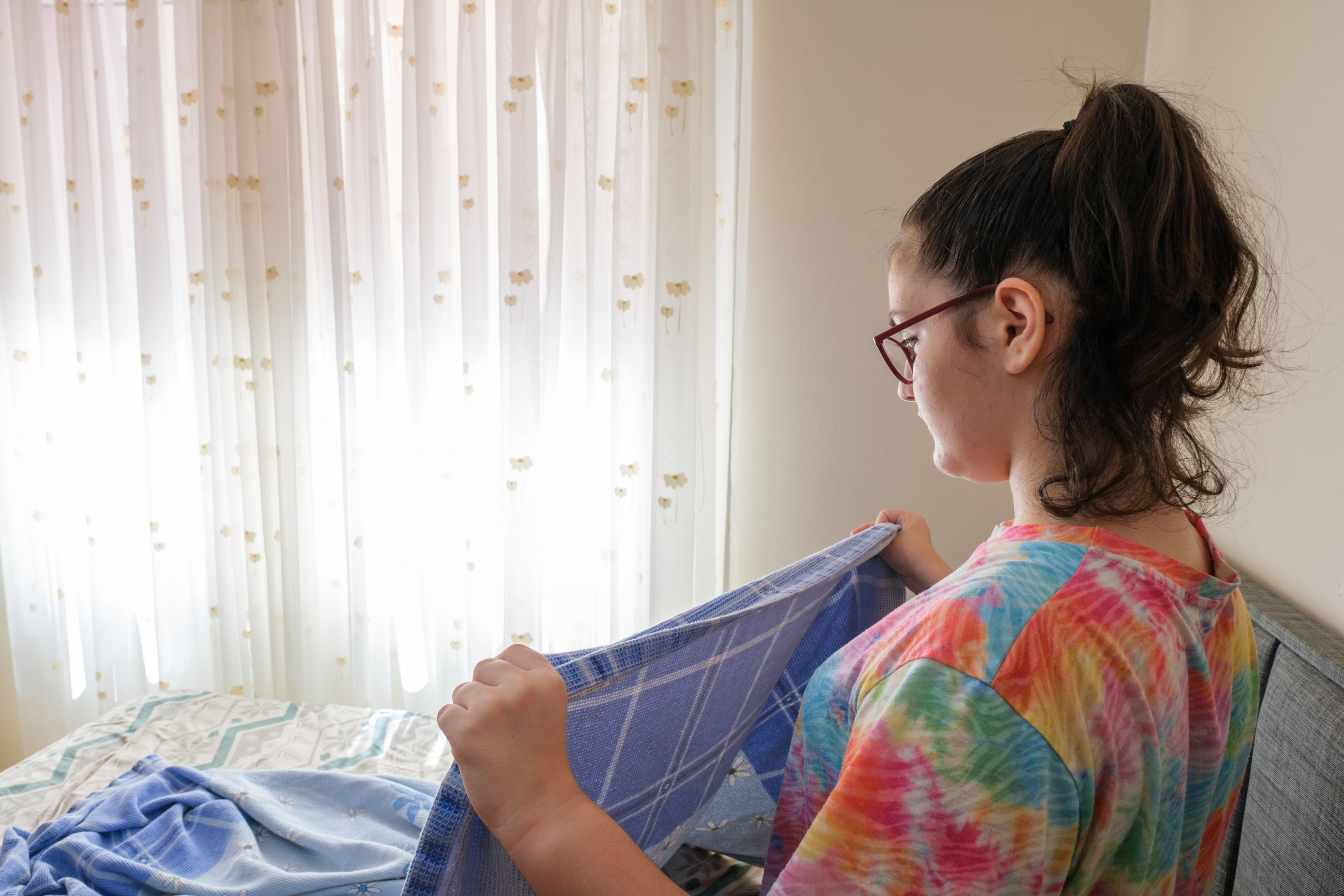 Mom Asks Teen To Clean Up, Can’t Cope With What She Sees on Security Cam