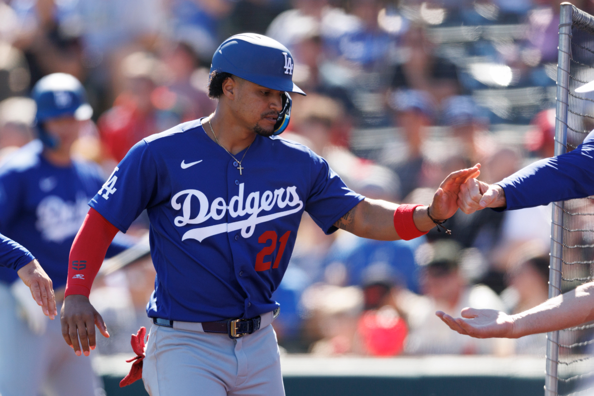 Dodgers roster likely will feature Santiago Espinal: insider