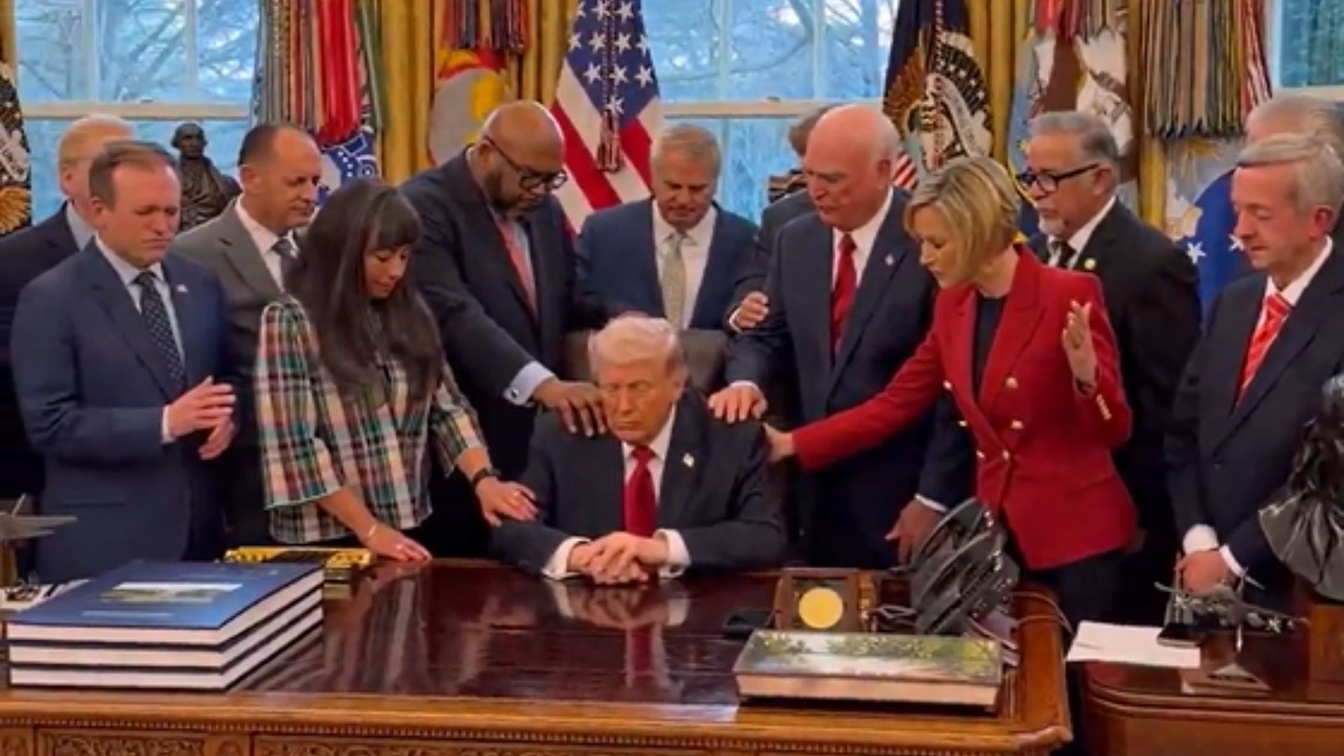Trump Invites Pastors From Across US to Pray in Oval Office Amid Iran ...